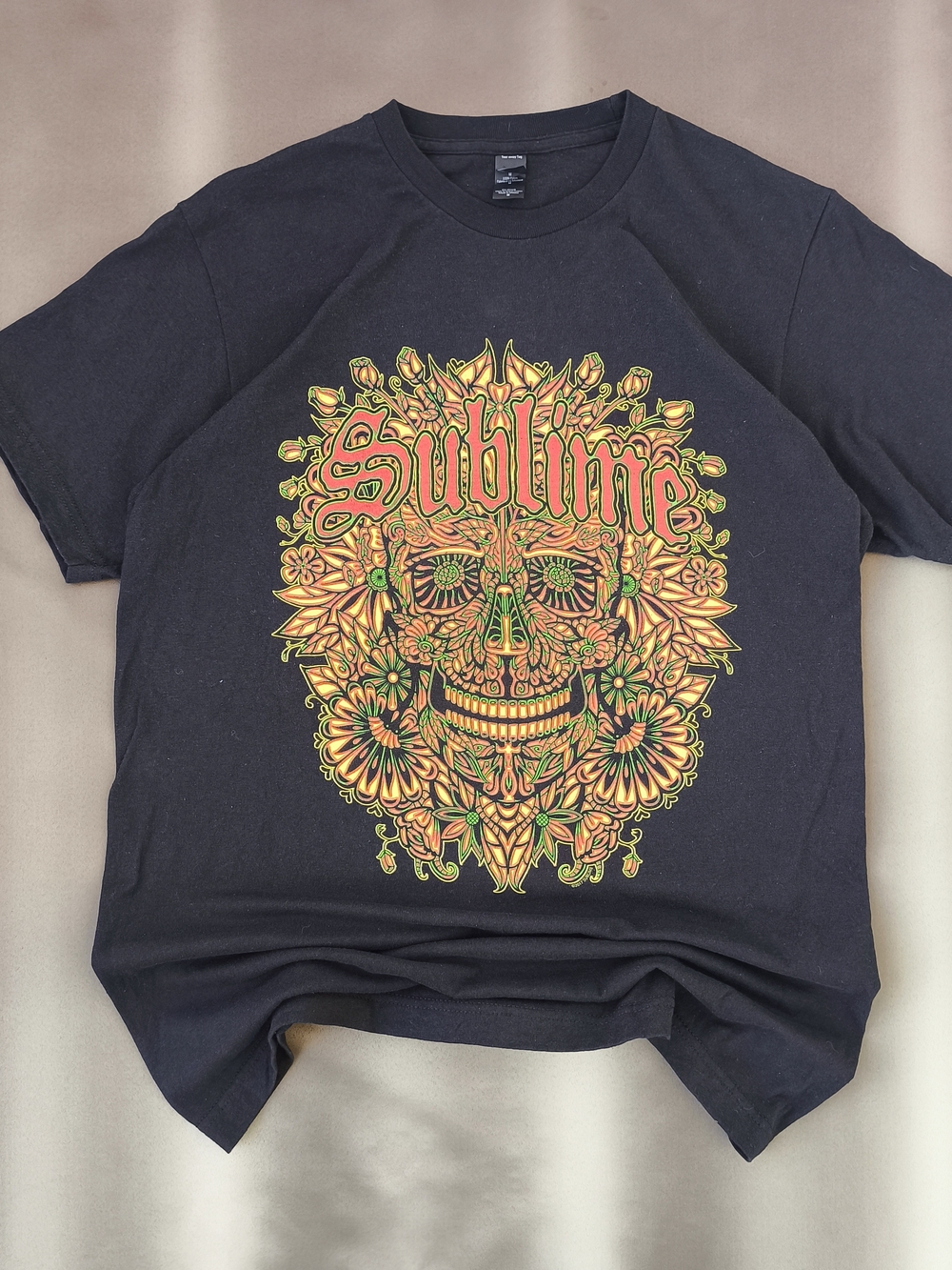 Sublime 2017 Black Band Tee with Floral Skull Graphic Size MEDIUM